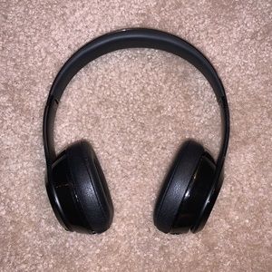 Beats by Dr. Dre Solo Wireless On Ear Headphones